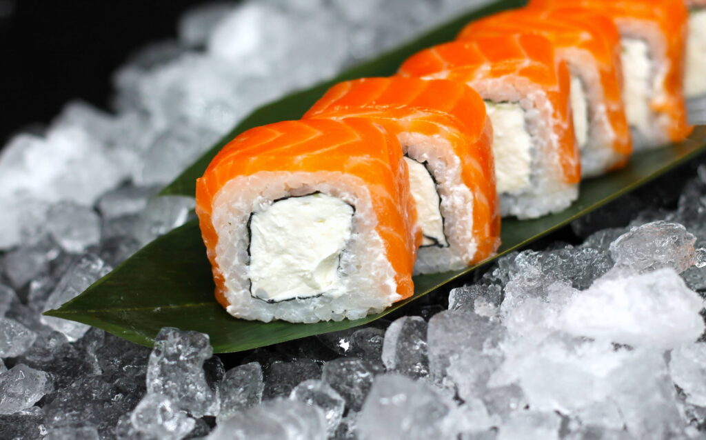 Фото 36 — Роллы Филадельфия с лососем