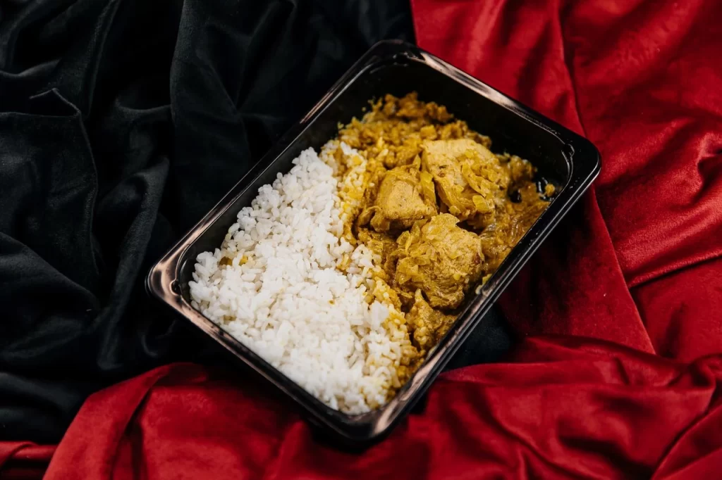 Фото 40 — Карри с куриной грудкой и рисом